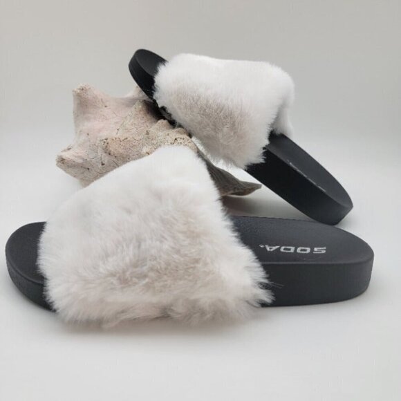 Women's Cream/Black Faux Fur Slipper Fuzzy Fluffy Slip On Slide Sandal Size 11 - Picture 4 of 5